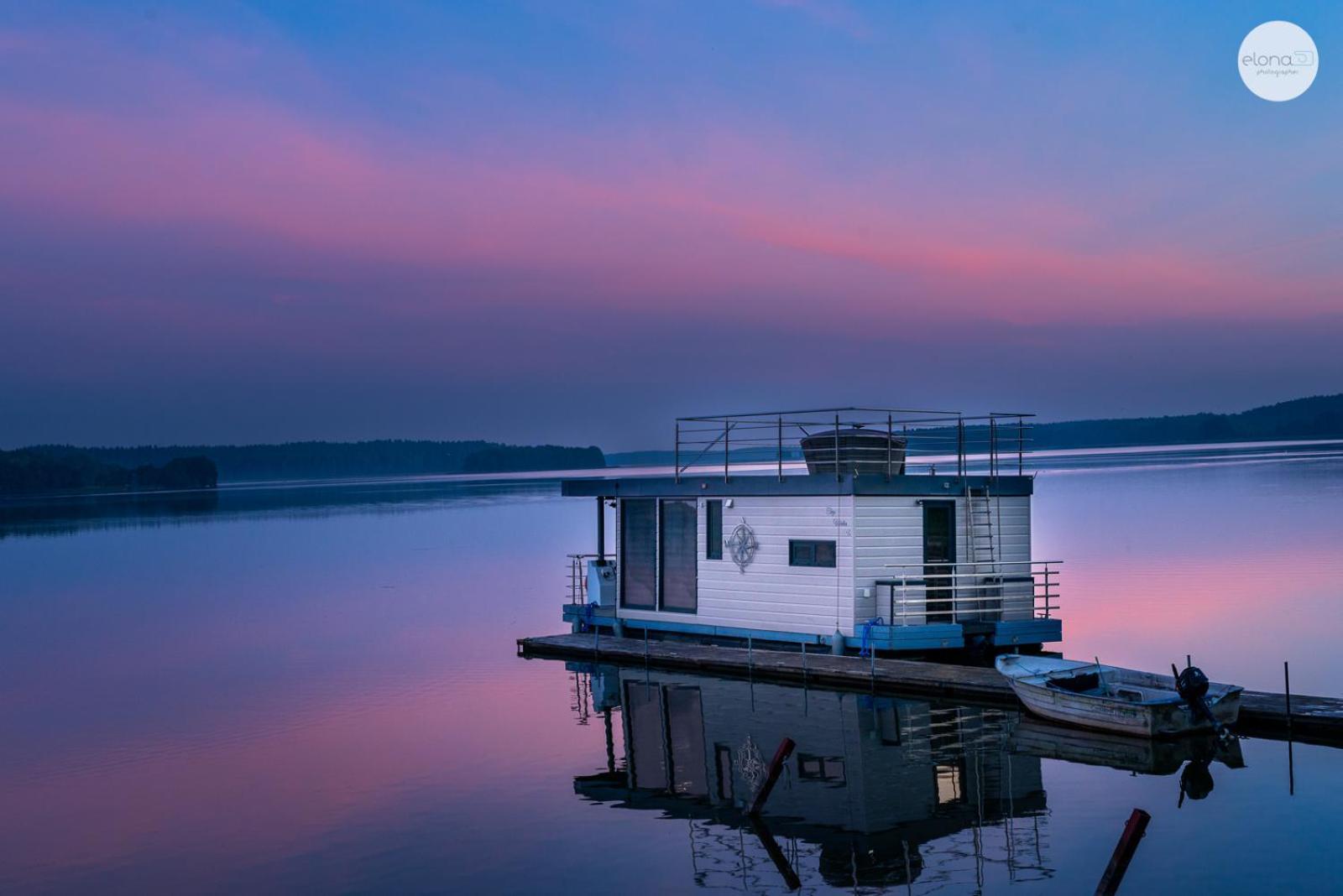Na Wodzie - Hausboot - Plywajacy -charzykowy Botel *