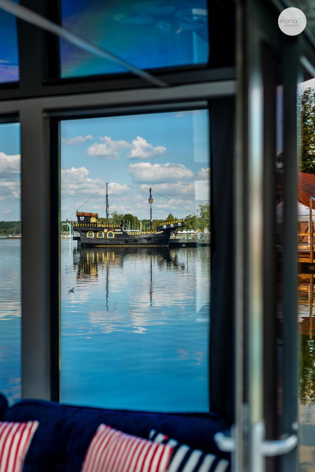 Botel Na Wodzie - Hausboot - Plywajacy -charzykowy *