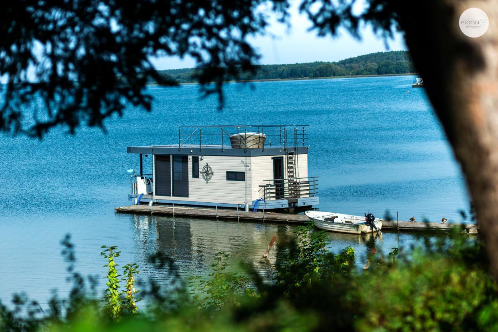 Na Wodzie - Hausboot - Plywajacy -charzykowy *